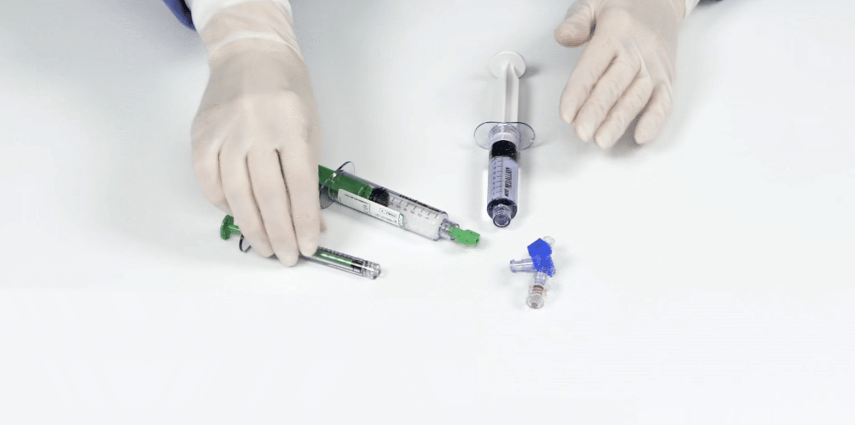 EmboCube明胶应用与功绩奖章注射器